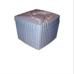 Porcelain jewelry box